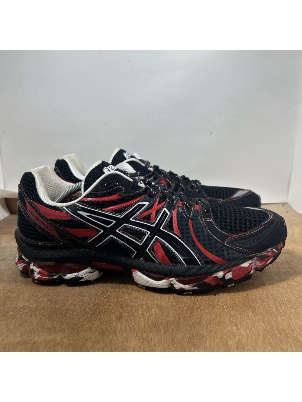 Asics Gel-Nimbus 13 T1K2Q Men Size 11.5 Black Red Running Shoes